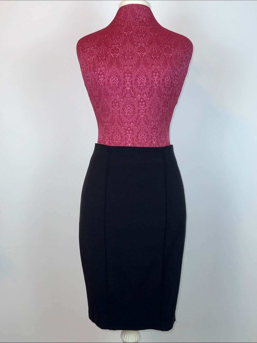 Mossimo Women's Size 4 Classic Black Pencil Skirt for Office Professional Style